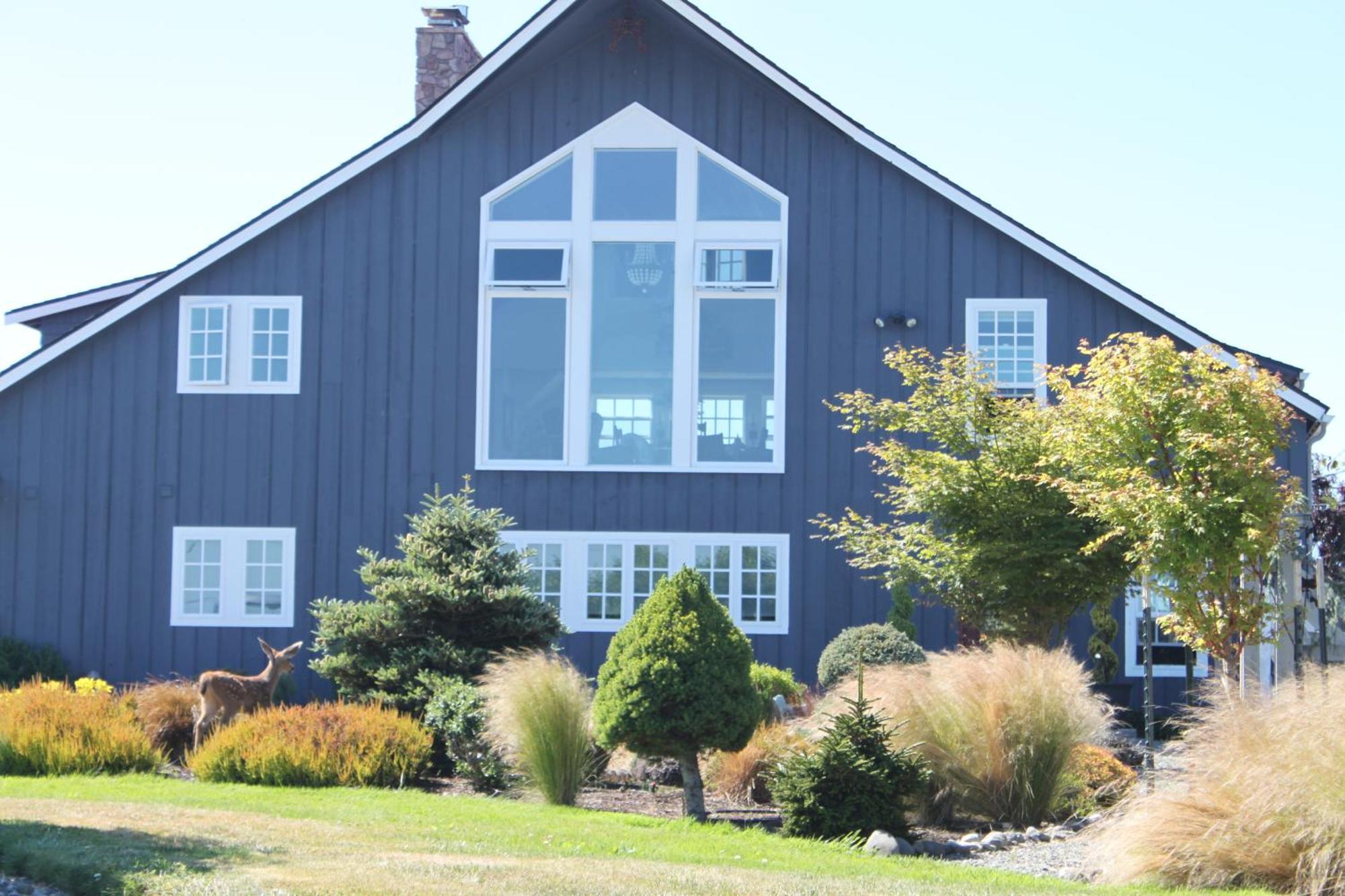Dungeness Barn House Bed And Breakfast At Two Crows Farm Sequim Esterno foto