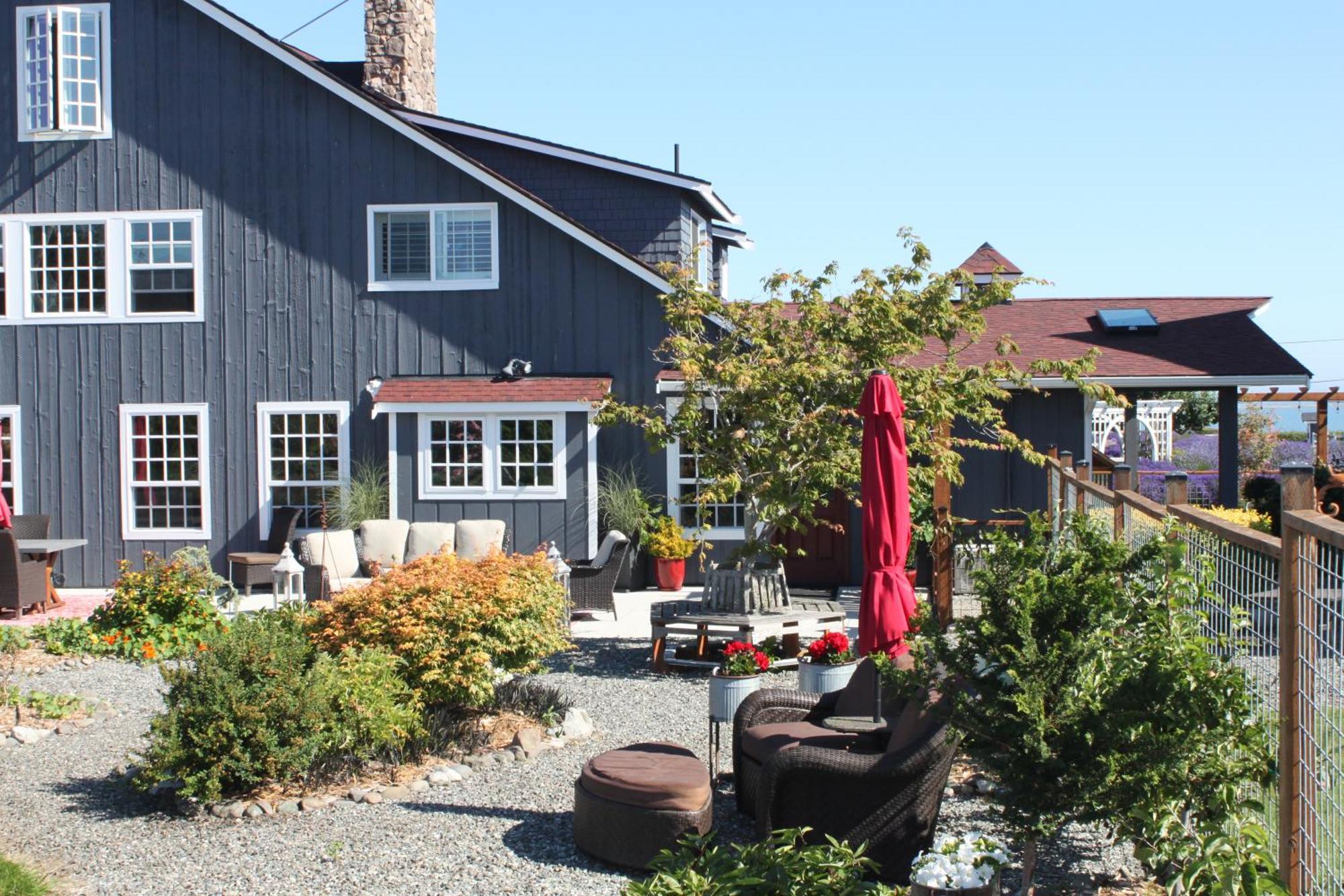 Dungeness Barn House Bed And Breakfast At Two Crows Farm Sequim Esterno foto