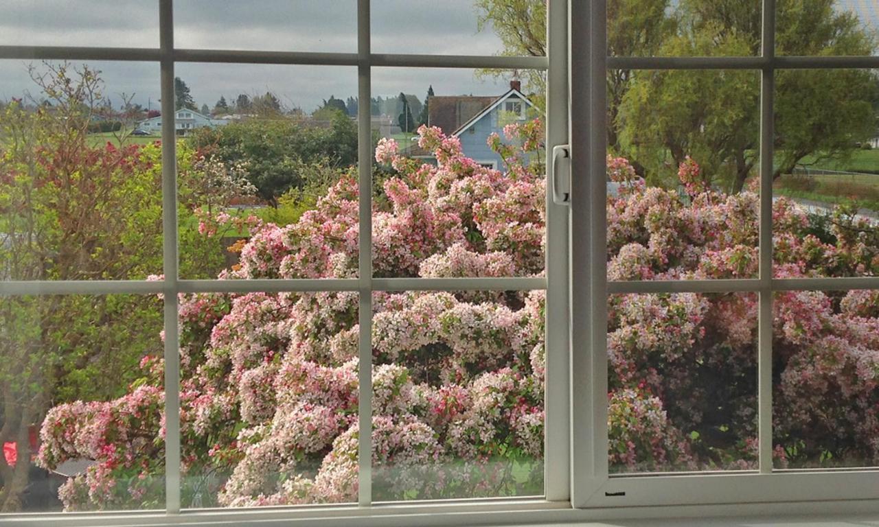 Dungeness Barn House Bed And Breakfast At Two Crows Farm Sequim Esterno foto