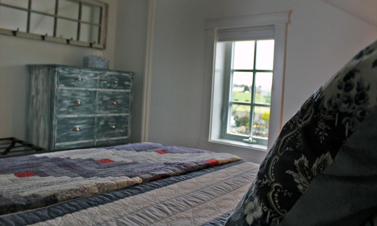 Dungeness Barn House Bed And Breakfast At Two Crows Farm Sequim Esterno foto